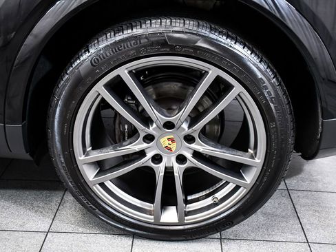 Used 2021 Porsche Cayenne image 8