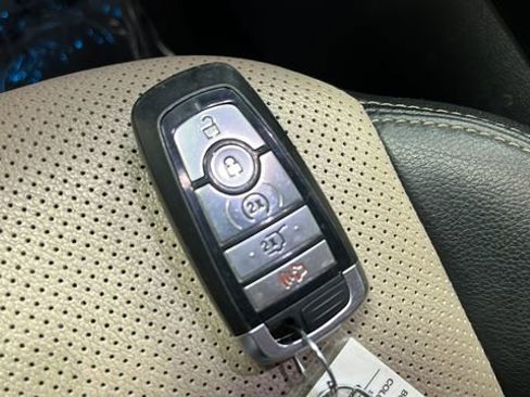 Used 2021 Ford Escape Titanium w/ Titanium Elite Package image 21