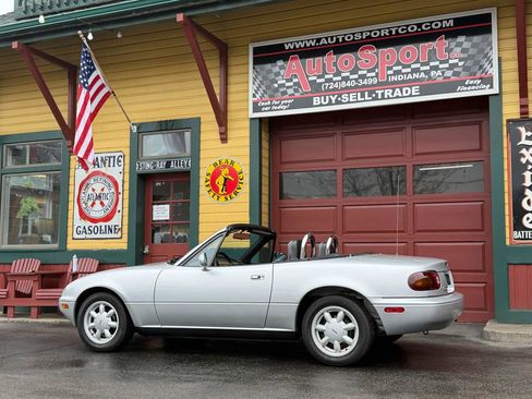 Used 1991 MAZDA MX-5 Miata RWD image 18