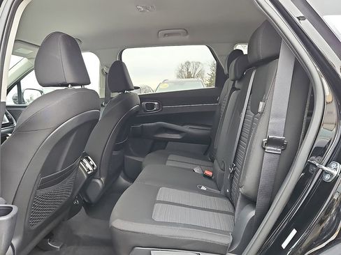 New 2026 Kia Sorento LX FWD image 8