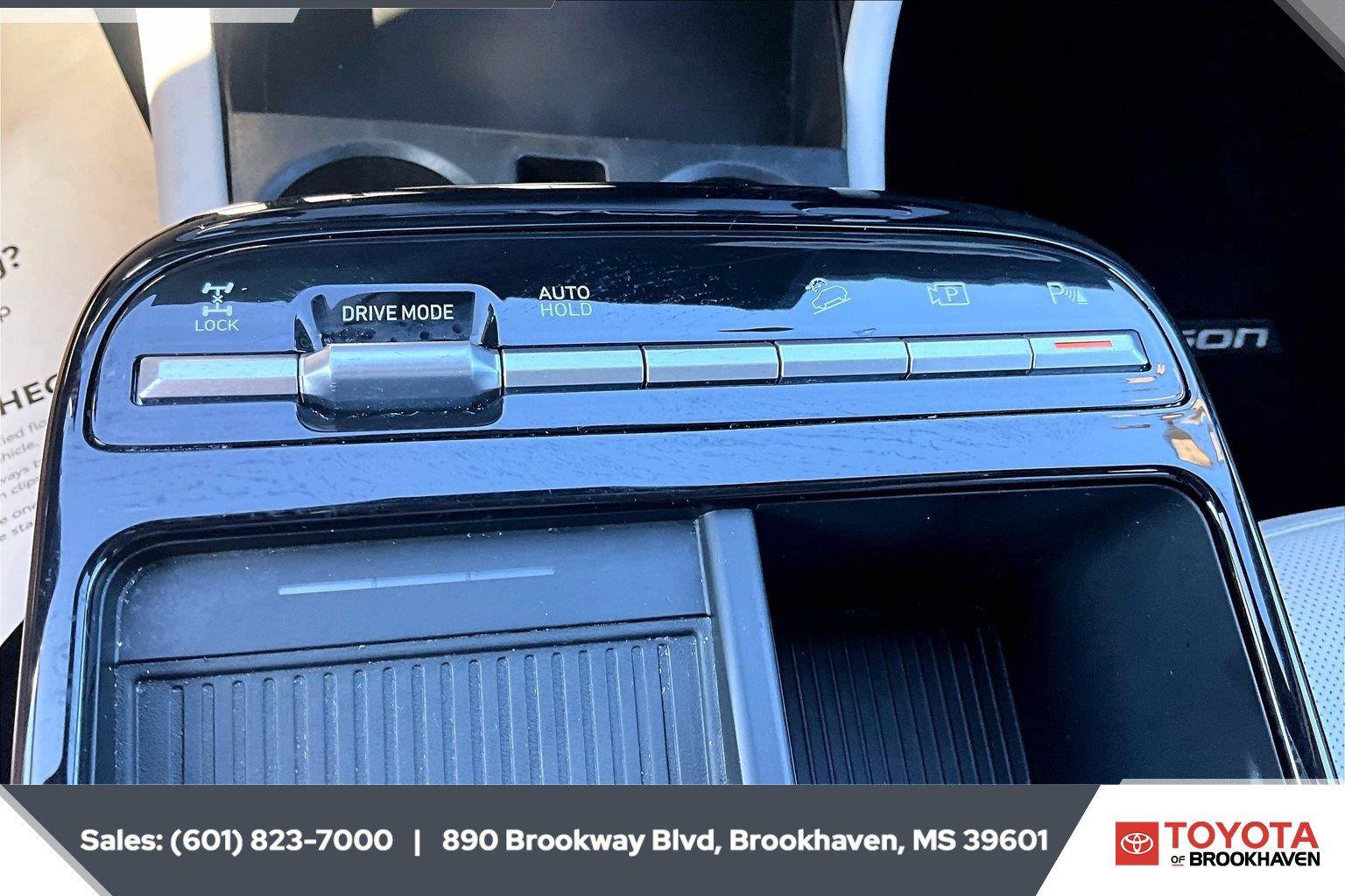 Used 2025 Hyundai Tucson Limited AWD/4WD image 23