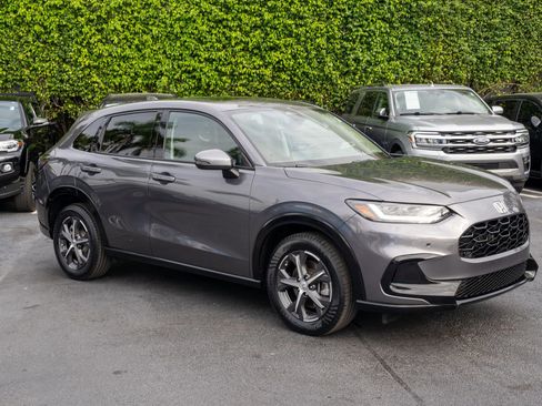 Used 2023 Honda HR-V EX-L image 3