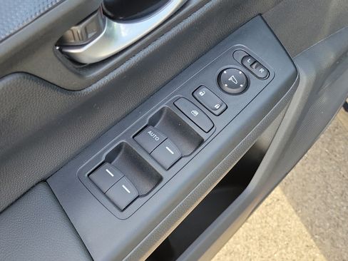 Used 2024 Honda CR-V LX image 14