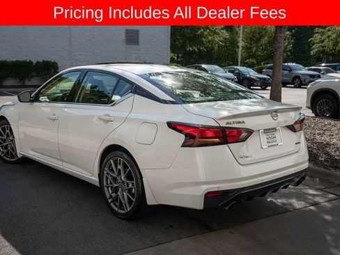 Certified 2024 Nissan Altima 2.0 SR FWD image 3