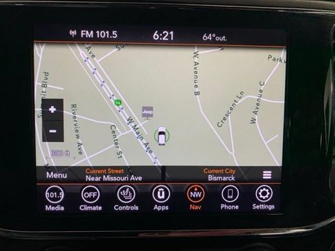 Used 2020 Jeep Grand Cherokee Altitude AWD/4WD image 3
