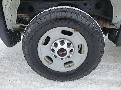 Used 2022 GMC Sierra 2500 Pro w/ Convenience Package image 5