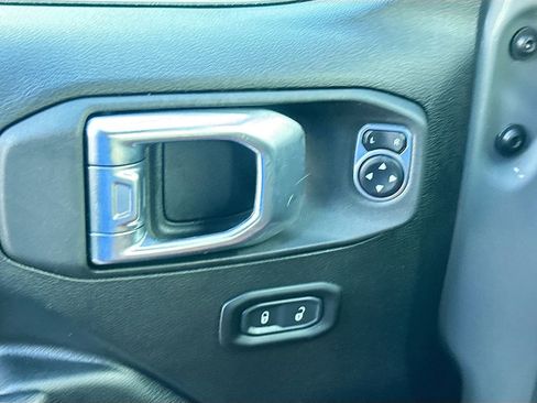 Used 2023 Jeep Wrangler Unlimited Rubicon 4xe w/ Cold Weather Group AWD/4WD image 19