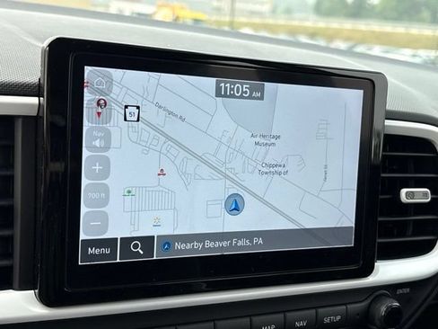 Used 2025 Hyundai Venue Limited FWD image 13