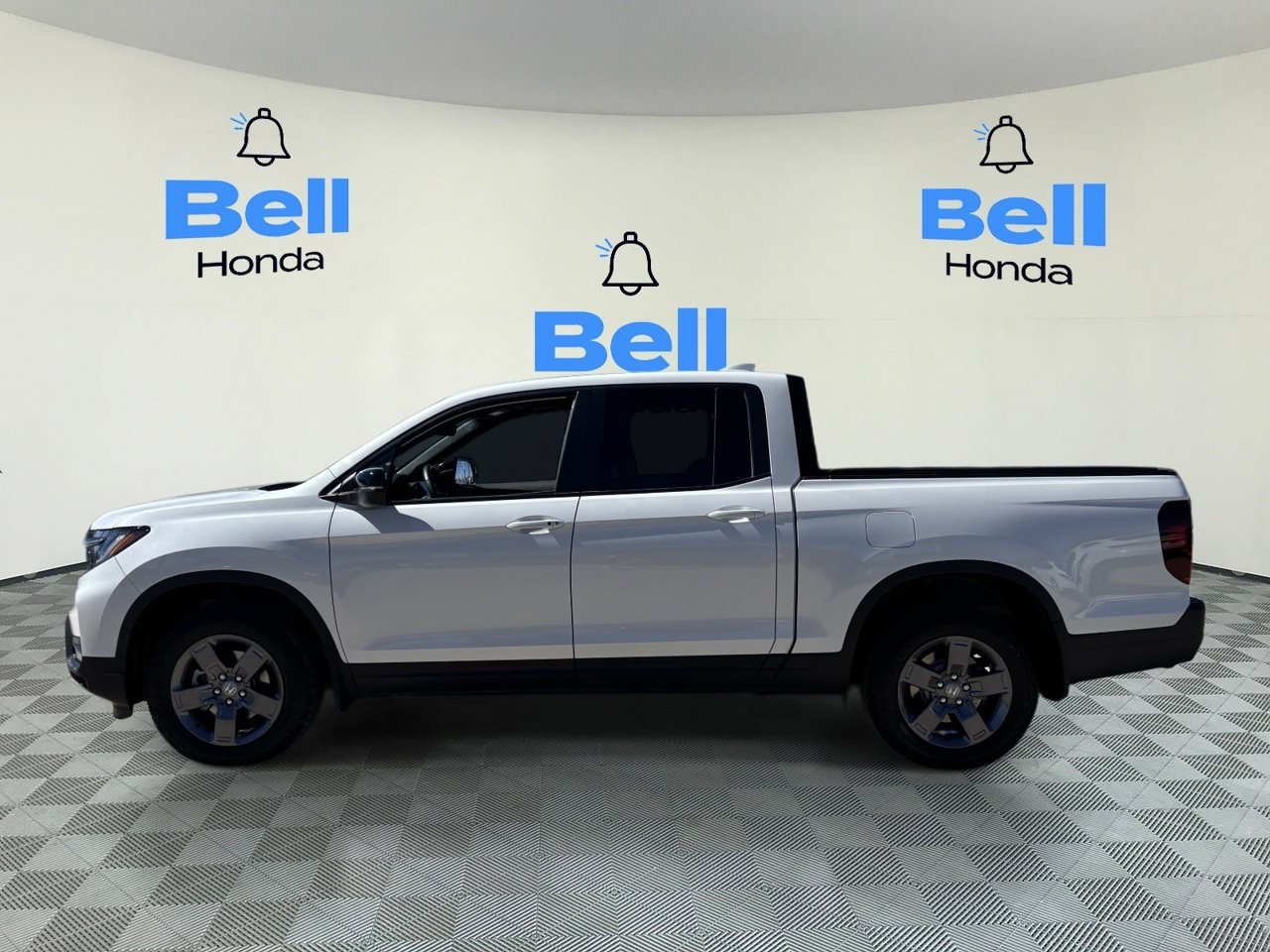 Used 2024 Honda Ridgeline TrailSport image 2
