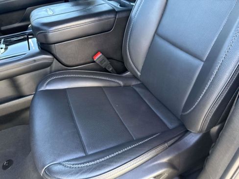 Used 2025 GMC Yukon XL Denali image 21