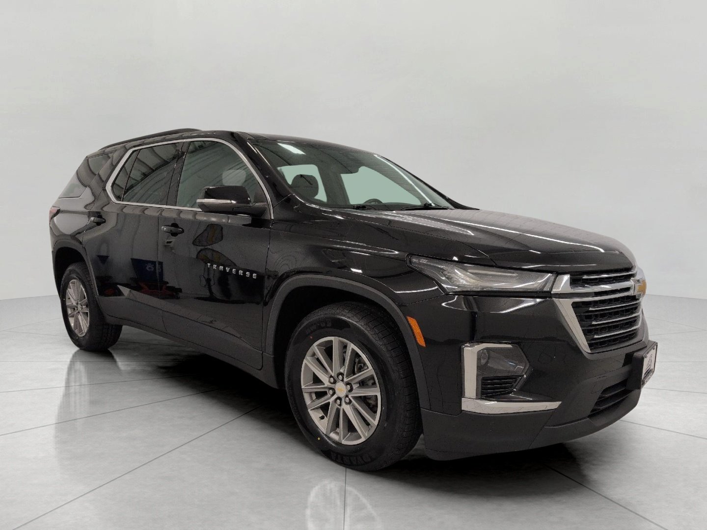 Used 2023 Chevrolet Traverse LT AWD/4WD image 1