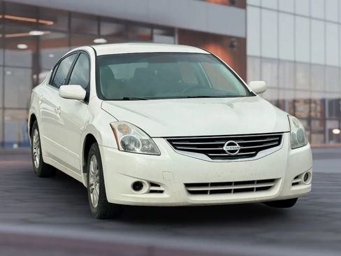 Used 2012 Nissan Altima 2.5 S w/ 20th Anniversary Pkg FWD image 1
