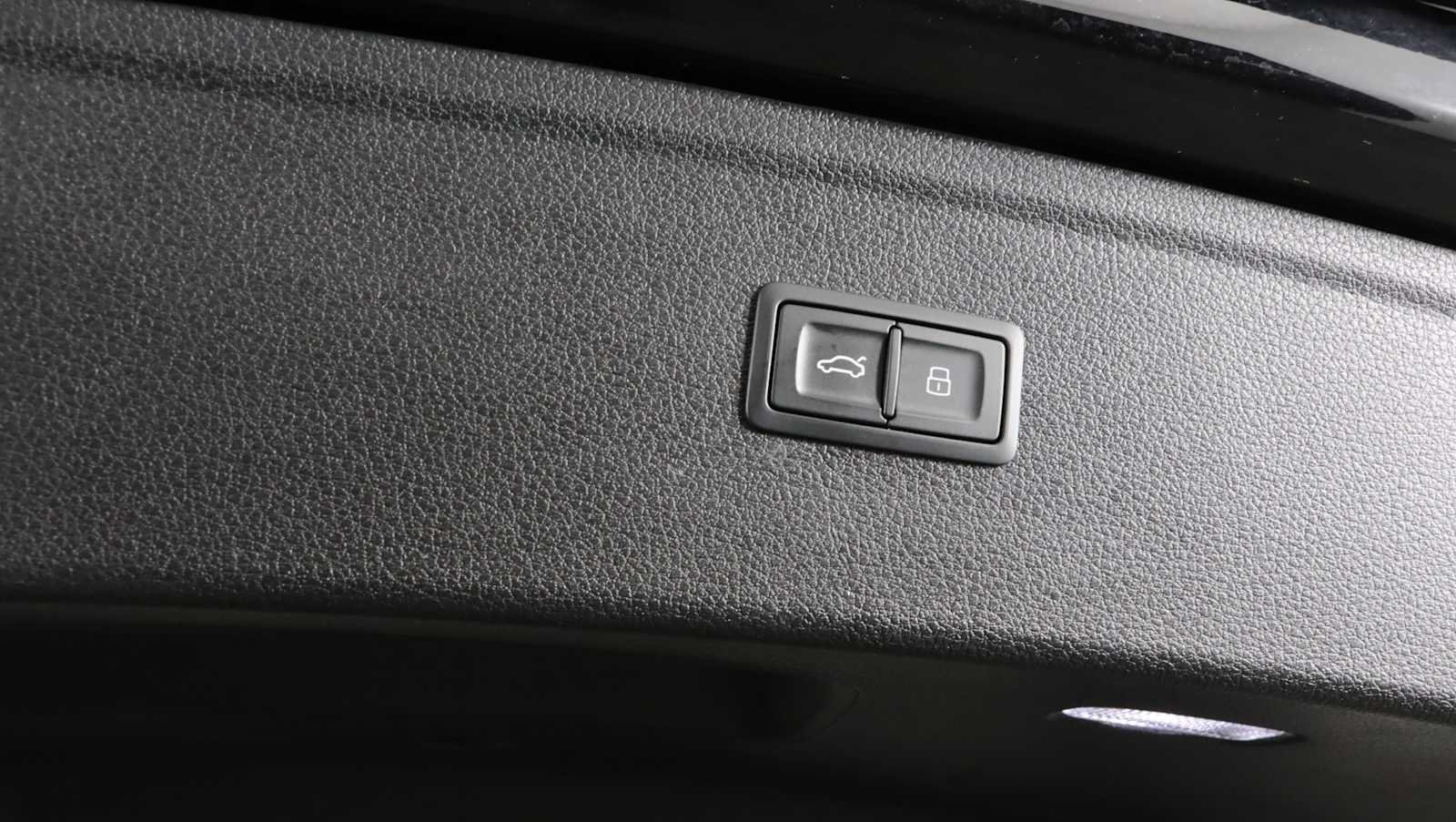 Used 2024 Audi Q5 2.0T Premium AWD/4WD image 28
