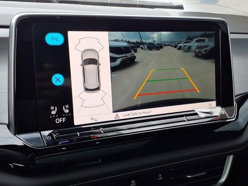 New 2026 Volkswagen Atlas Cross Sport SE image 14