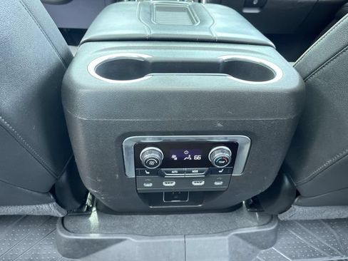 Certified 2021 Chevrolet Suburban Premier AWD/4WD image 22