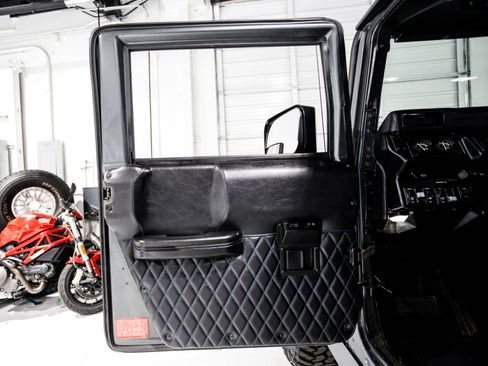 Used 1998 HUMMER H1 4-Door Wagon image 26