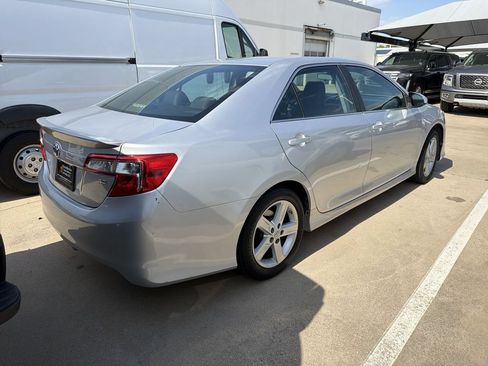 Used 2014 Toyota Camry SE w/ Fleet Convenience Package FWD image 3