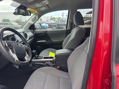 Used 2020 Toyota Tacoma SR5 w/ Technology Package AWD/4WD image 9