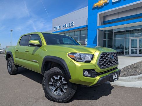 Used 2023 Toyota Tacoma TRD Off-Road AWD/4WD image 1