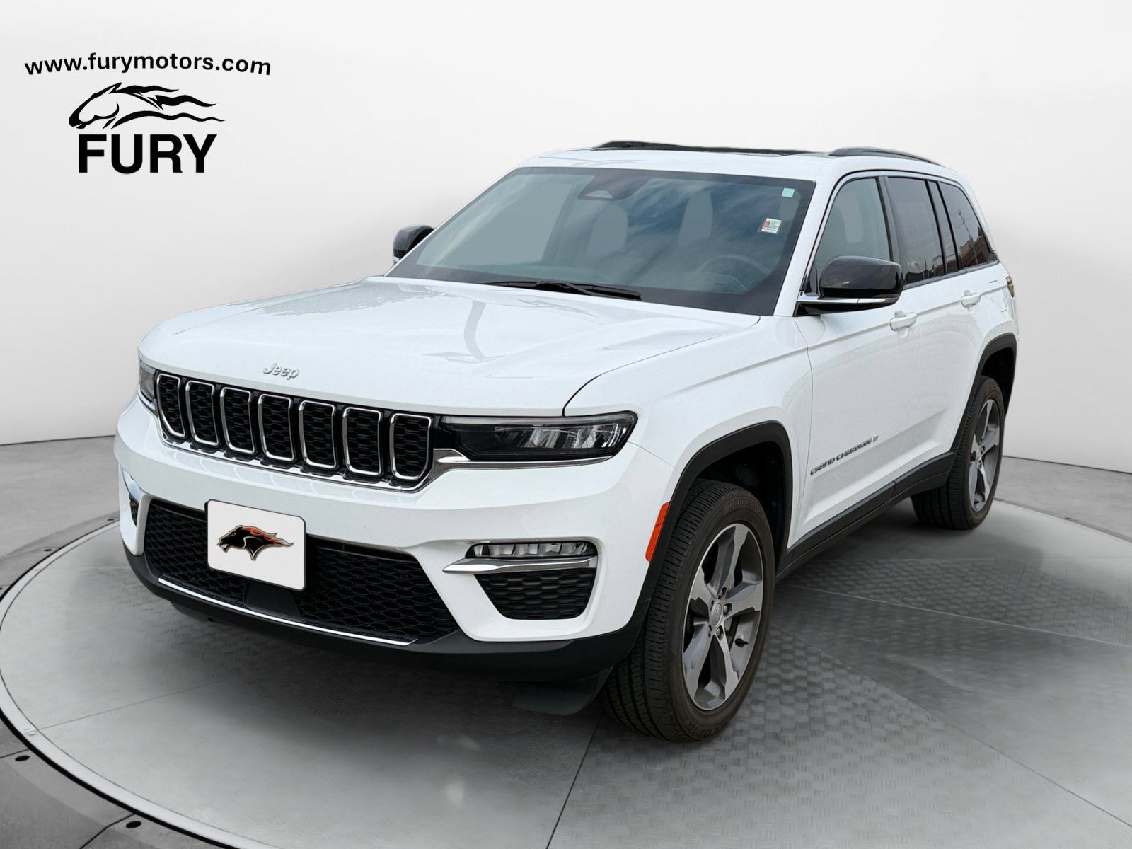 Used 2024 Jeep Grand Cherokee Limited AWD/4WD image 8