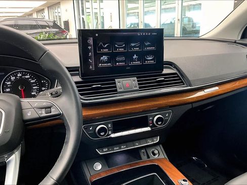 Certified 2023 Audi Q5 2.0T Premium w/ Convenience Package AWD/4WD image 7