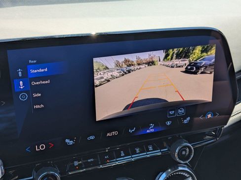 Used 2024 Chevrolet Blazer EV LT AWD/4WD image 18