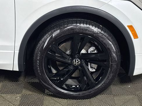 Certified 2023 Volkswagen Tiguan SE R-Line image 23