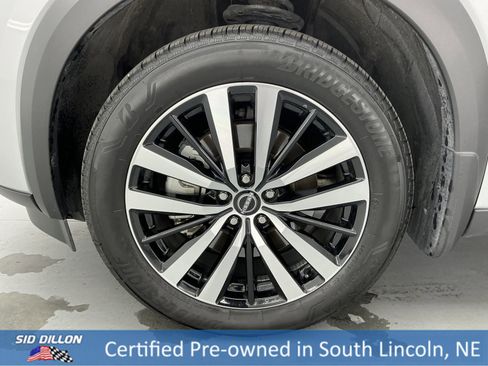 Used 2024 Nissan Pathfinder Platinum image 18