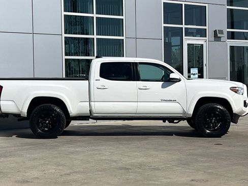 Used 2019 Toyota Tacoma SR5 image 3