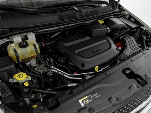 Used 2020 Chrysler Pacifica Limited w/ Advanced Safetytec Group FWD image 44