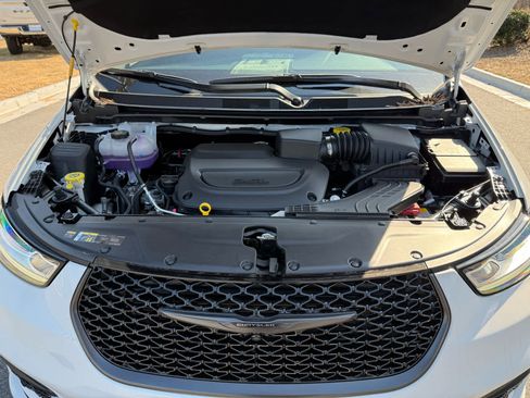 New 2026 Chrysler Pacifica Select w/ S Appearance Package image 34