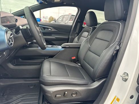 New 2026 Chevrolet Equinox EV LT image 17