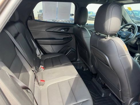 Used 2021 Chevrolet TrailBlazer ACTIV w/ Technology Package FWD image 21