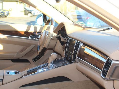Used 2015 Porsche Panamera 4 AWD/4WD image 20