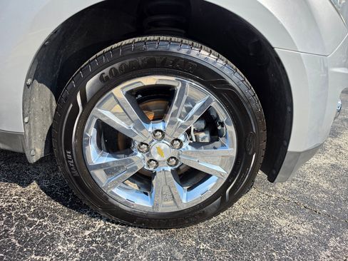 Used 2010 Chevrolet Equinox LTZ FWD image 15