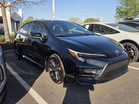 Used 2025 Toyota Corolla SE image 1