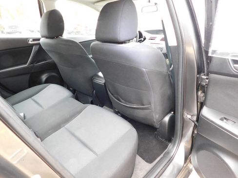 Used 2010 MAZDA MAZDA3 i Touring image 16