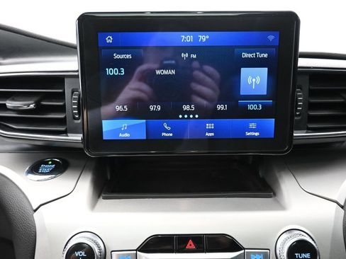 Certified 2021 Ford Explorer XLT w/ Equipment Group 202A RWD image 9