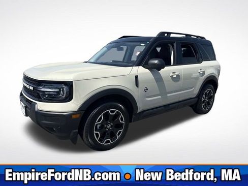 Certified 2025 Ford Bronco Sport Outer Banks w/ Outer Banks Tech Package+ AWD/4WD image 1