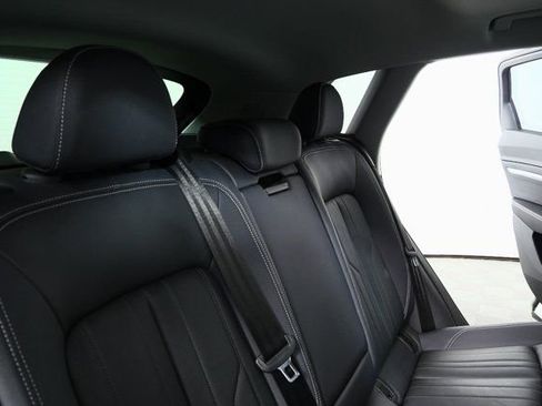 Used 2024 Audi Q8 e-tron Premium Plus image 23