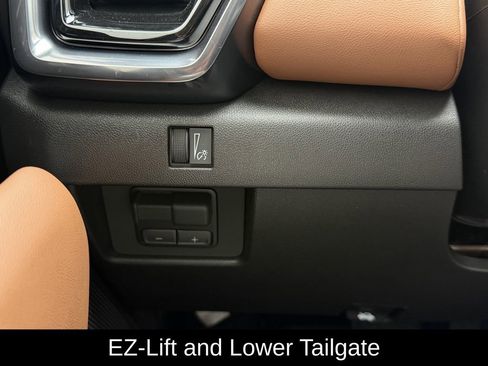 New 2026 GMC Canyon AT4 w/ Technology Plus Package AWD/4WD image 23