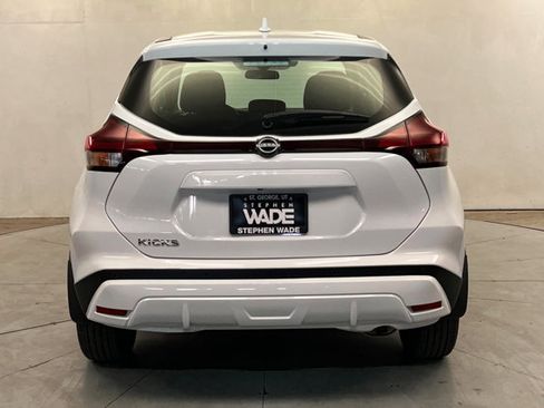 Used 2025 Nissan Kicks Play S FWD image 4