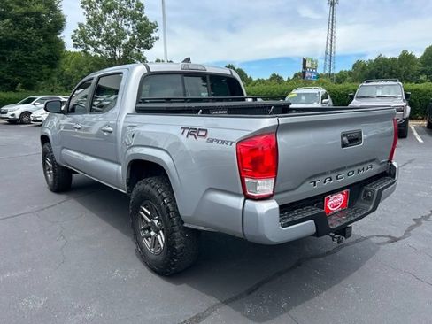 Used 2017 Toyota Tacoma SR RWD image 10