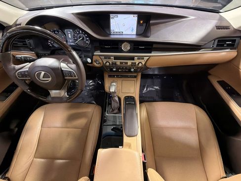 Used 2016 Lexus ES 350 w/ Navigation System Package FWD image 38