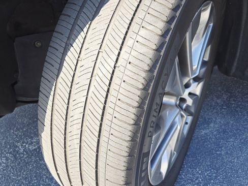 Used 2023 Toyota RAV4 XLE Premium image 17