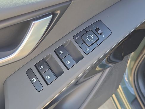 New 2026 Kia Niro Wind FWD image 20