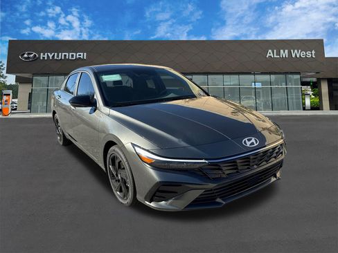 New 2026 Hyundai Elantra SEL Sport image 3