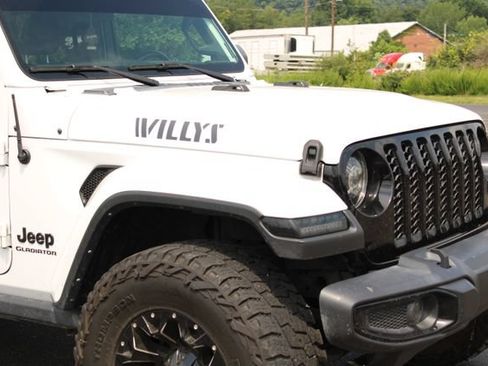 Used 2021 Jeep Gladiator Sport AWD/4WD image 4