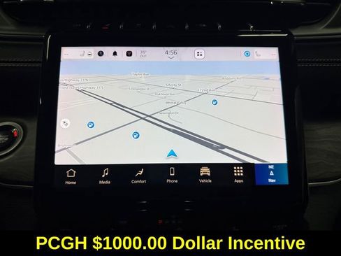 Used 2024 Jeep Grand Cherokee Limited w/ Black Appearance Package image 12