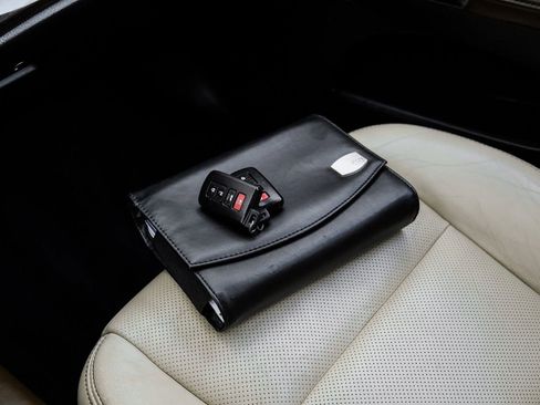 Used 2015 Toyota Avalon Limited image 68